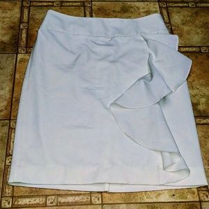 White House Black Market White Lined sz 4 Skirt